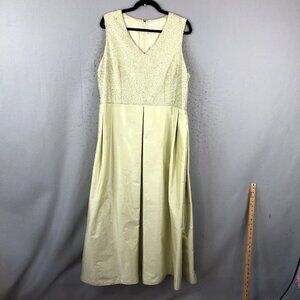 Victoria Dress Women 18 Pale Green 100% Silk Heavy Beaded Wedding Event Gown